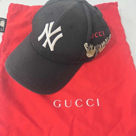 Gucci Black Embroidered Baseball Cap - Black